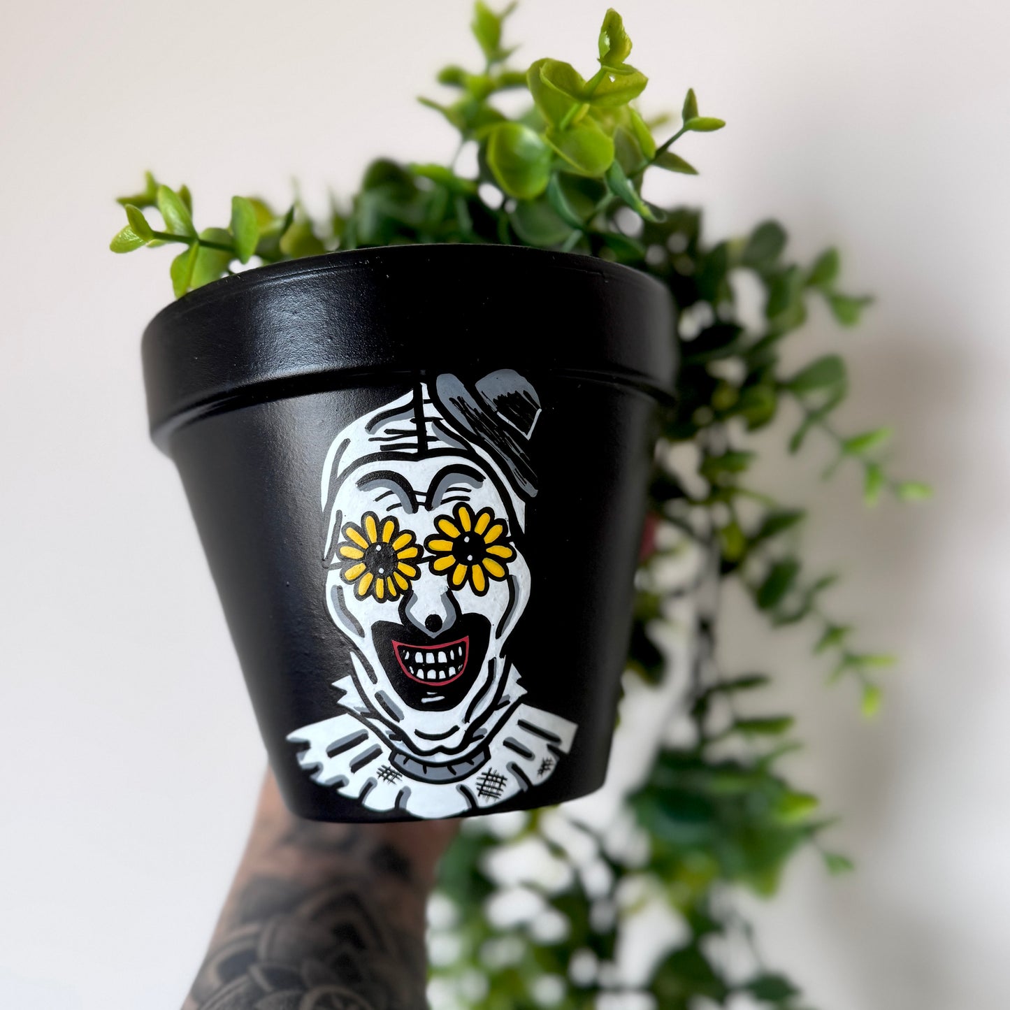 Art The Clown - 13cm Hand Painted Pot